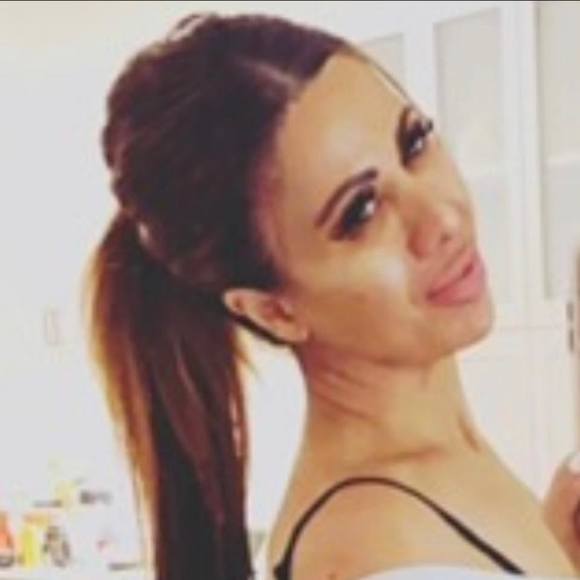 Meet your Posher, Parizad - Picture 1 of 1